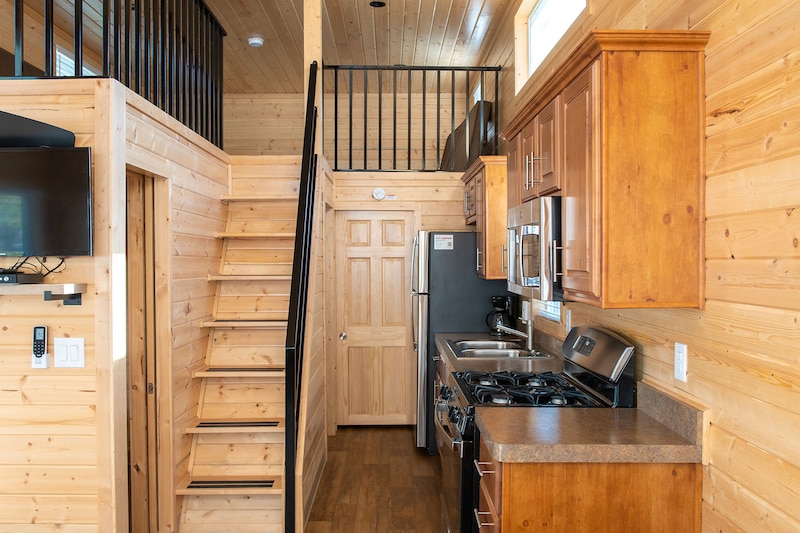 Ranger Smith™ Loft Cottage-6